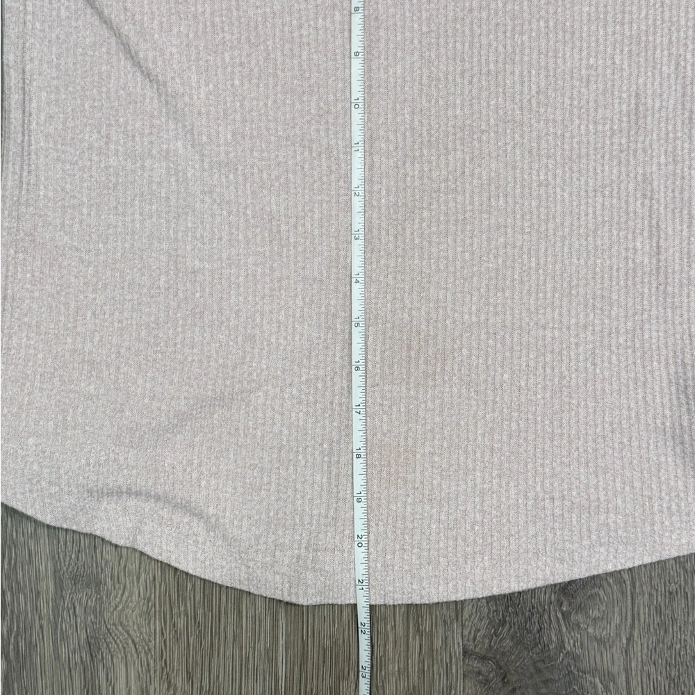 Old Navy Women's Light Pink Ribbed Long Sleeve Tee Size M - Picture 5 of 7